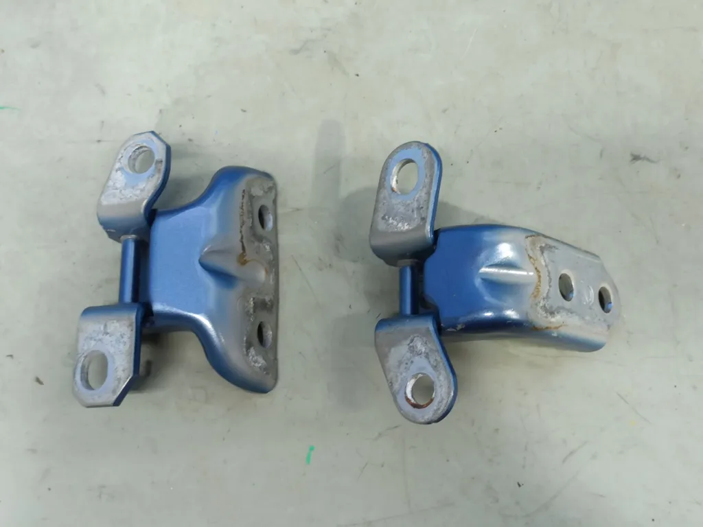 Петли двери задней левой Kia VENGA 1 2009-2014