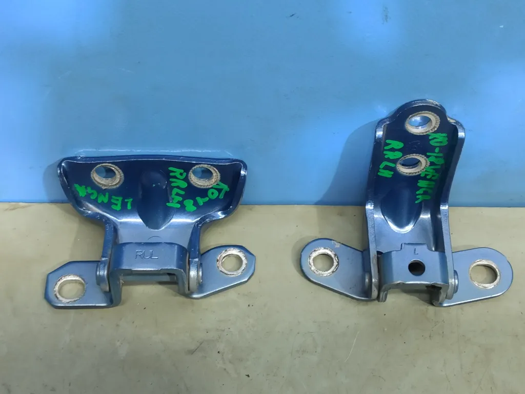 Петли двери задней левой Kia VENGA 1 2009-2014