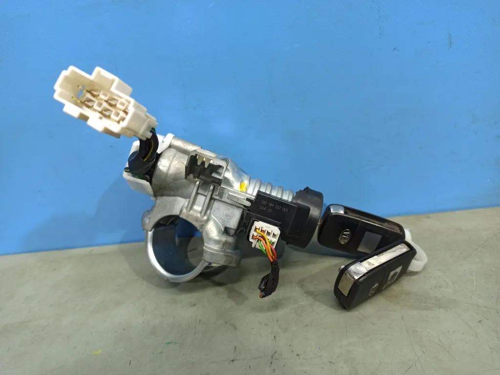 Замок зажигания Kia VENGA 1 2009-2014