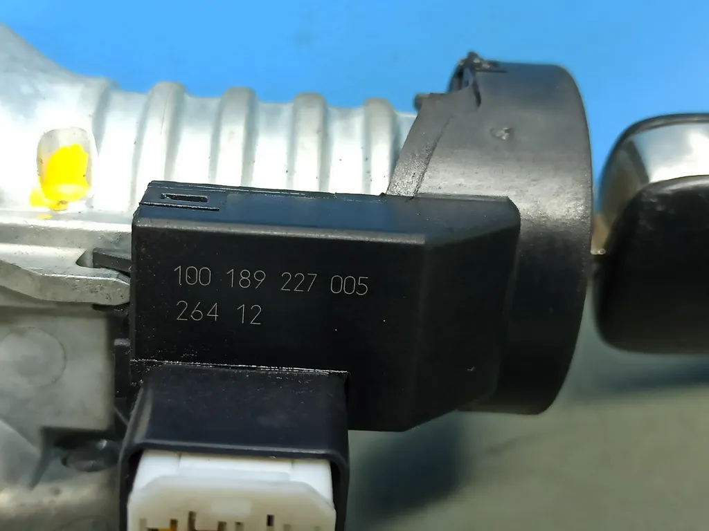 Замок зажигания Kia VENGA 1 2009-2014