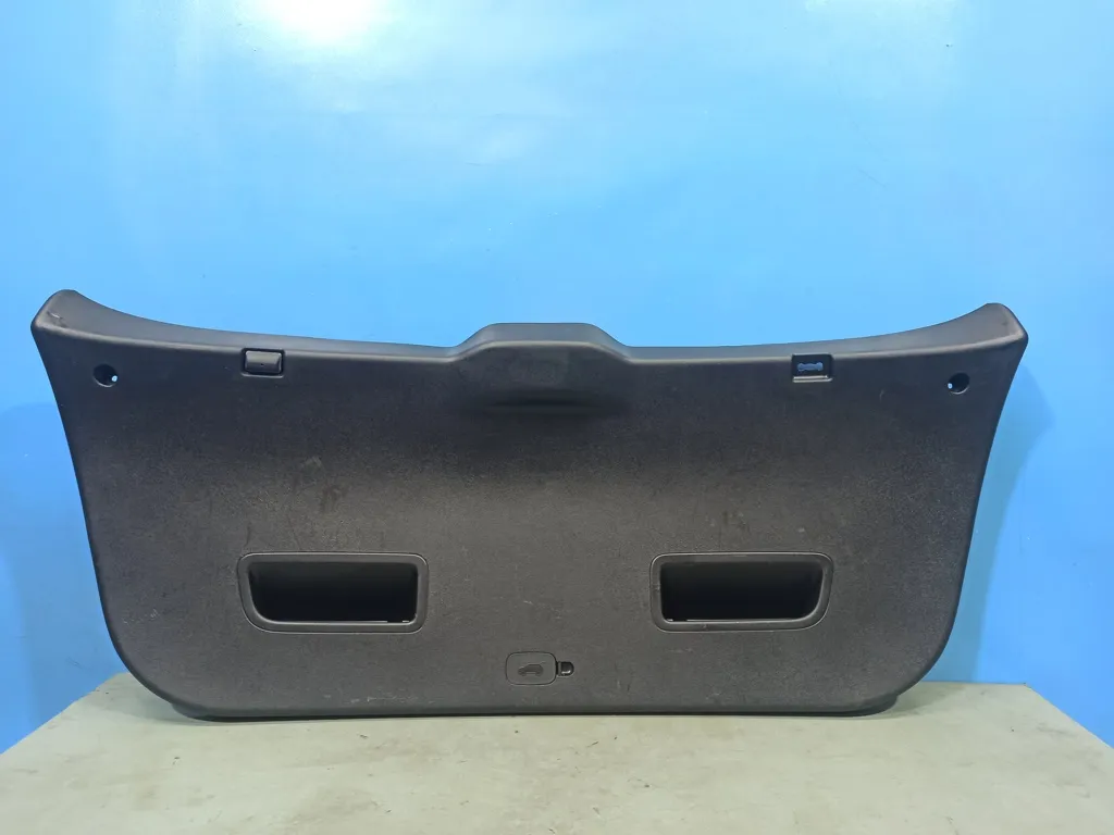 Обшивка крышки багажника Kia VENGA 1 2009-2014