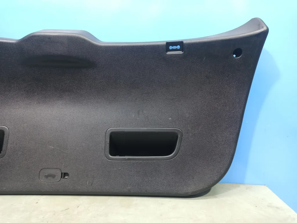 Обшивка крышки багажника Kia VENGA 1 2009-2014