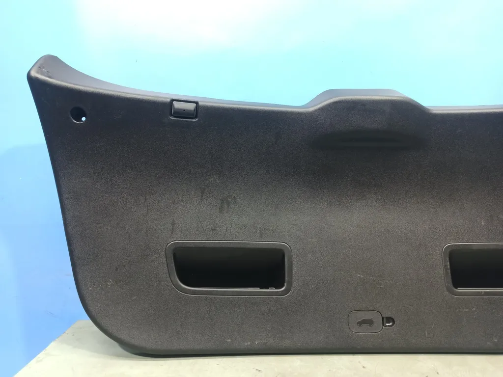 Обшивка крышки багажника Kia VENGA 1 2009-2014