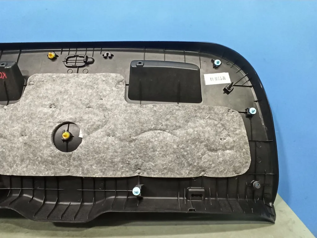 Обшивка крышки багажника Kia VENGA 1 2009-2014