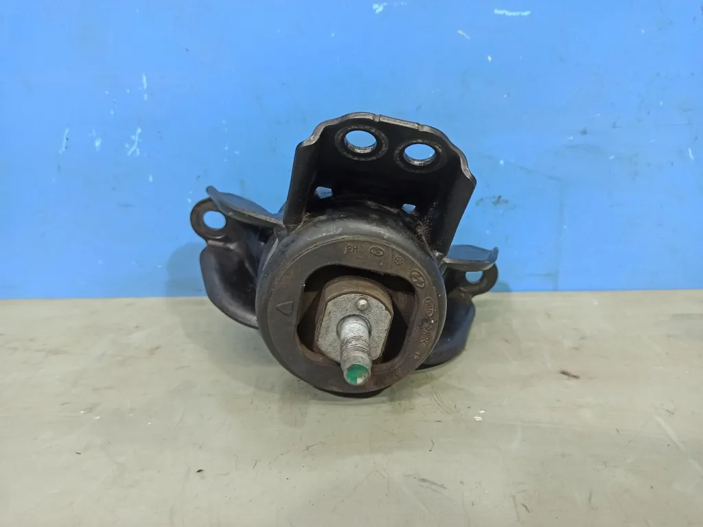 Опора двигателя правая Kia SOUL 2 2013-2016