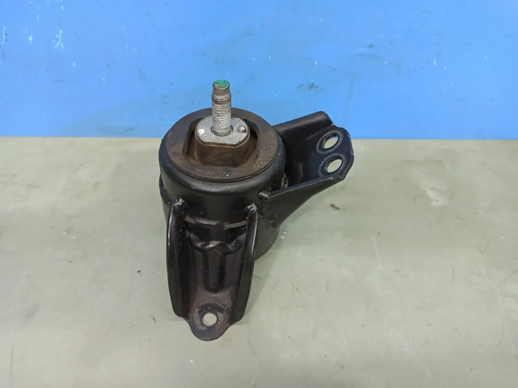 Опора двигателя правая Kia SOUL 2 2013-2016