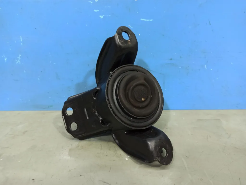 Опора двигателя правая Kia SOUL 2 2013-2016