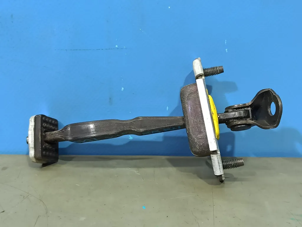 Ограничитель двери Kia SOUL 2 2013-2016