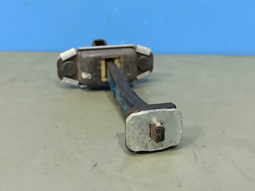 Ограничитель двери Kia SOUL 2 2013-2016