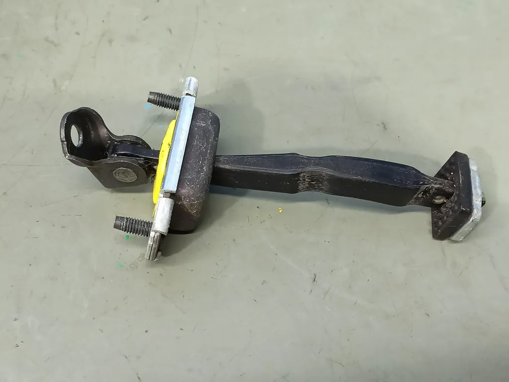 Ограничитель двери Kia SOUL 2 2013-2016