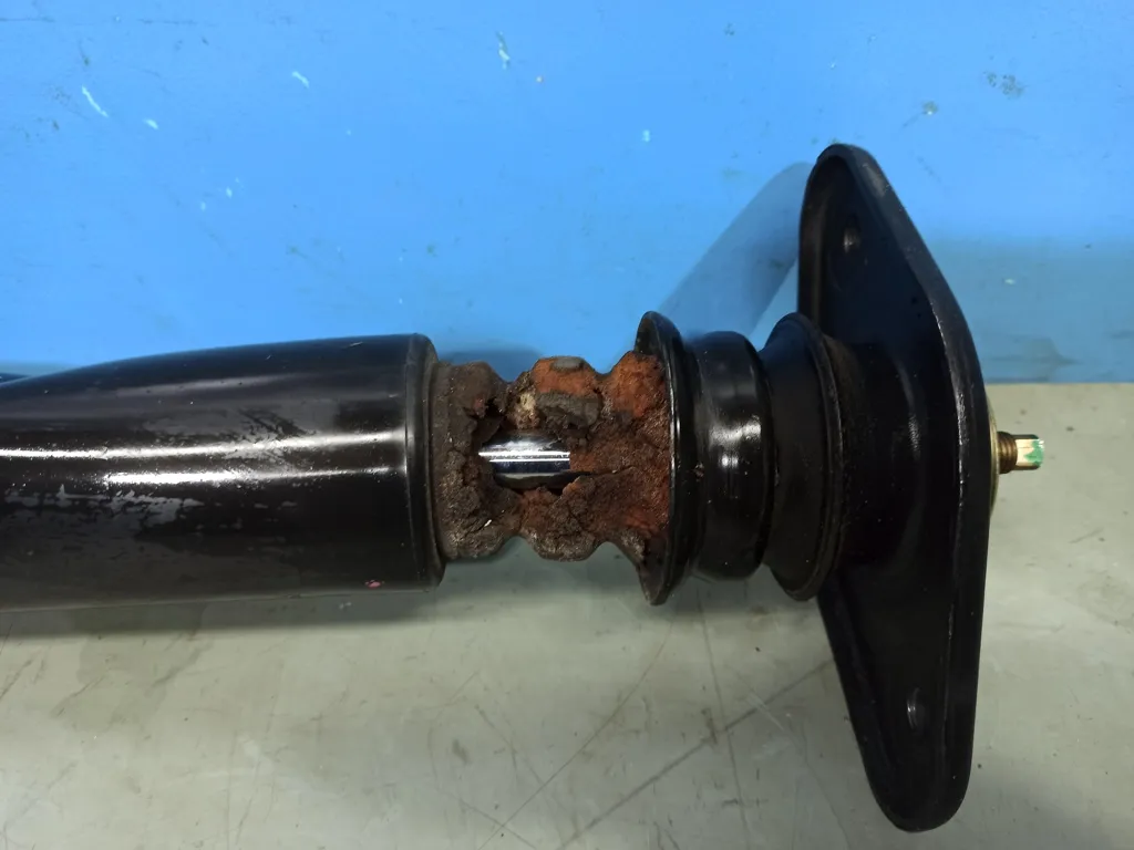 Амортизатор задний Kia SOUL 2 2013-2016