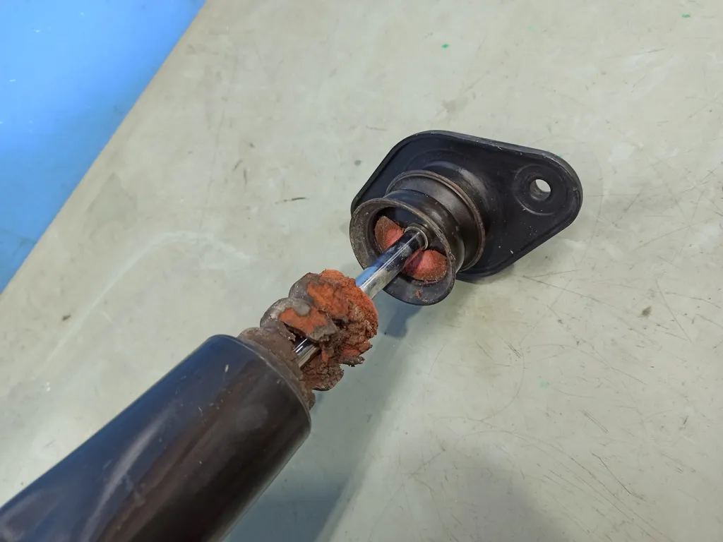 Амортизатор задний Kia SOUL 2 2013-2016