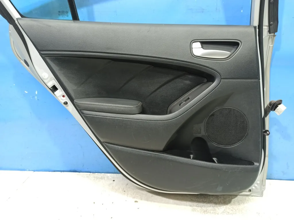 Обшивка двери задней левой Kia Cerato 3 2016-2018