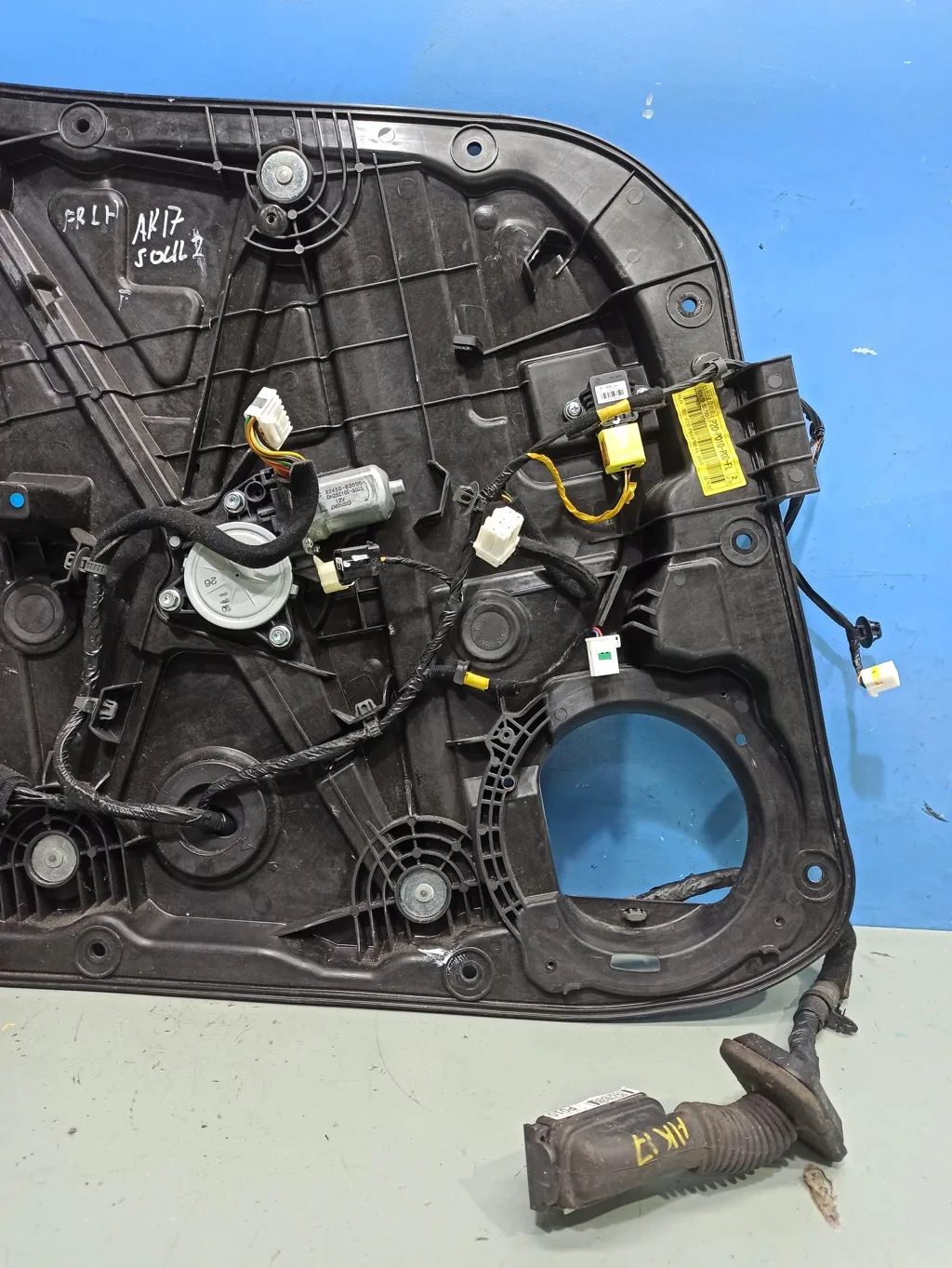 Стеклоподъемник передний левый Kia SOUL 2 2013-2016