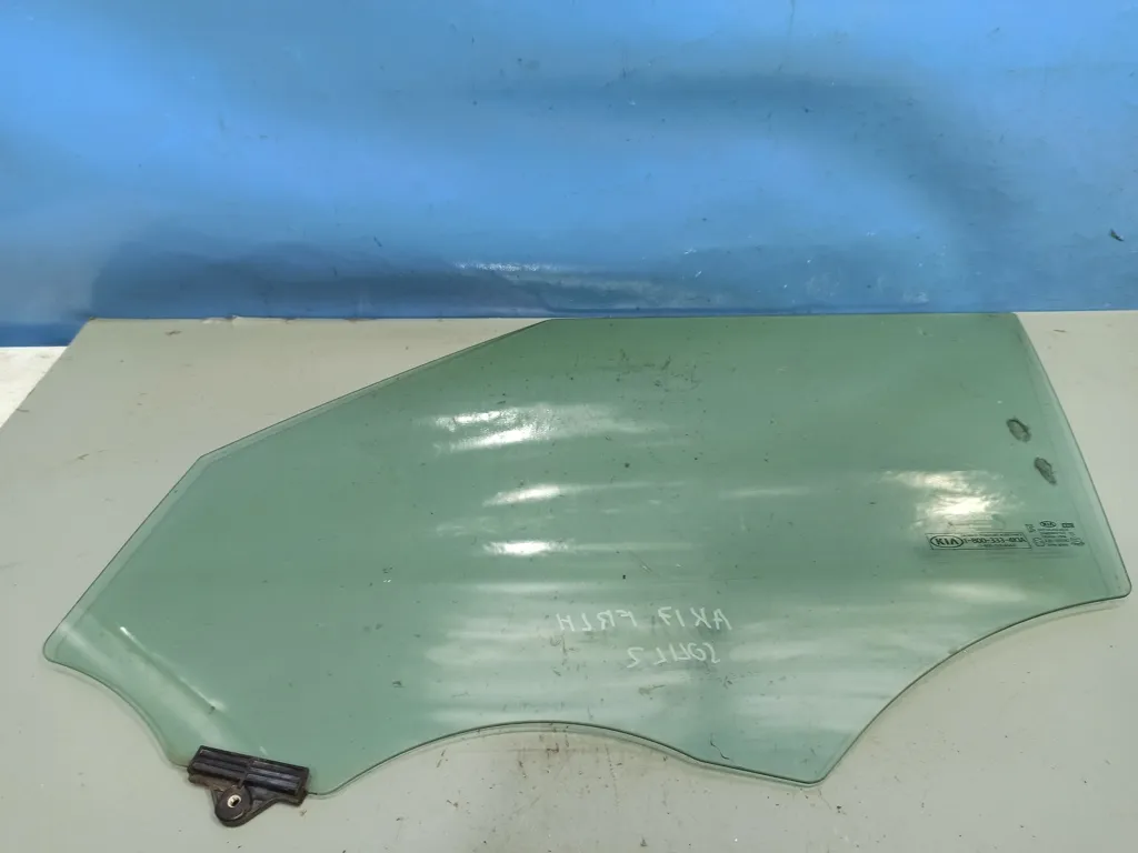 Стекло переднее левое Kia SOUL 2 2013-2016