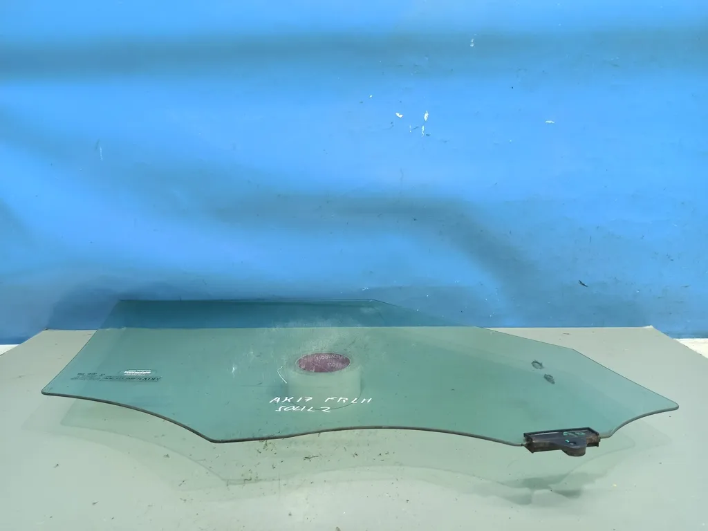 Стекло переднее левое Kia SOUL 2 2013-2016