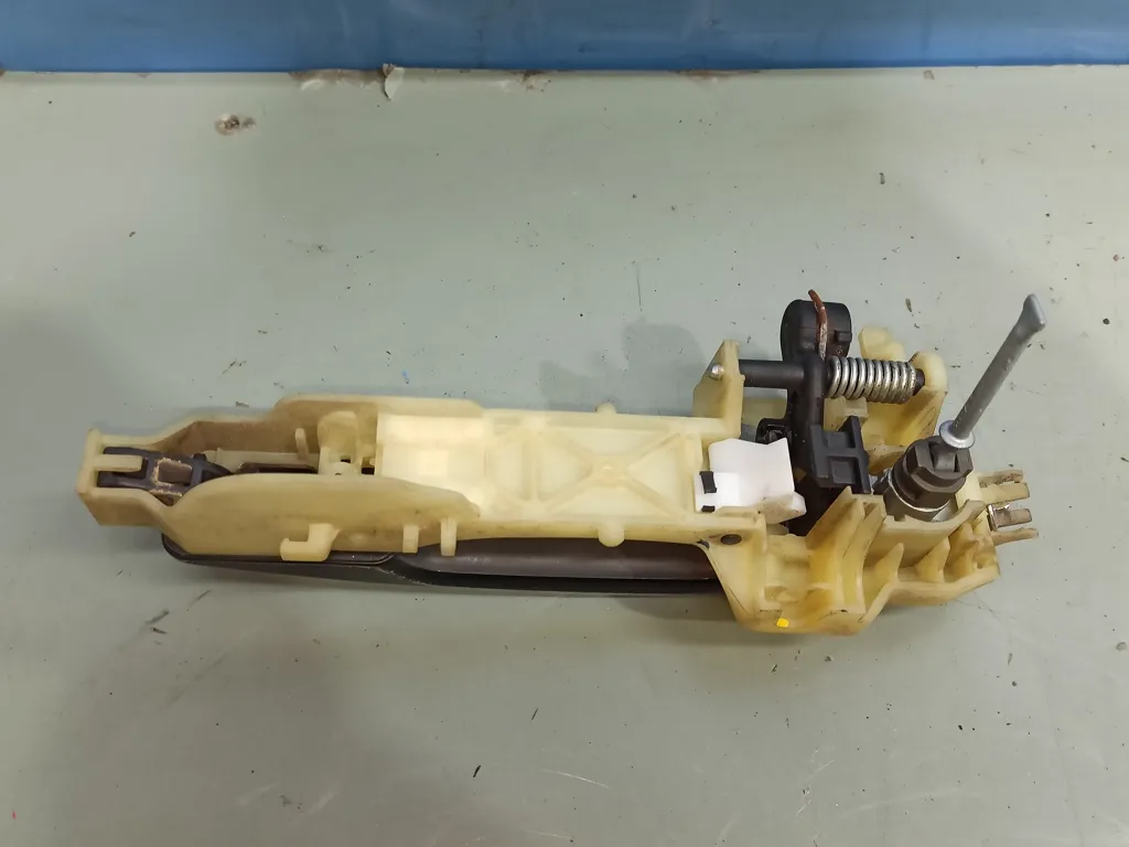 Ручка двери передняя левая Kia SOUL 2 2013-2016