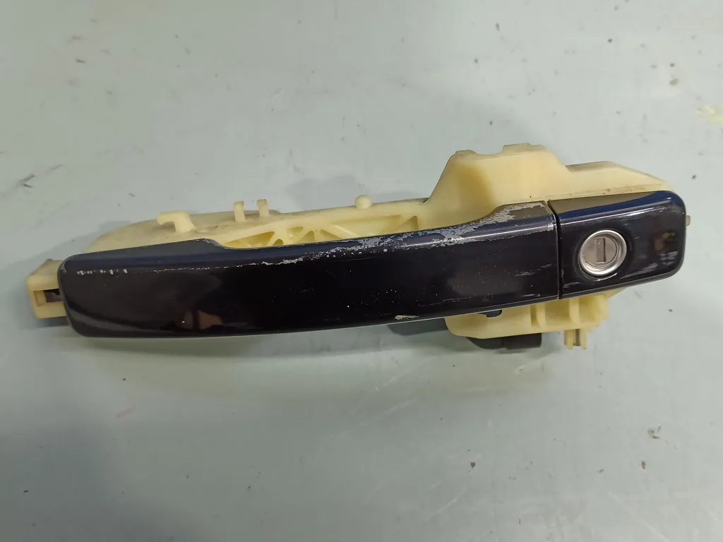 Ручка двери передняя левая Kia SOUL 2 2013-2016