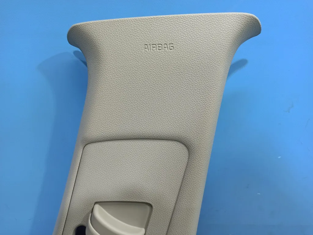 Обшивка средней стойки правой Kia Optima 4 JF 2015-2018