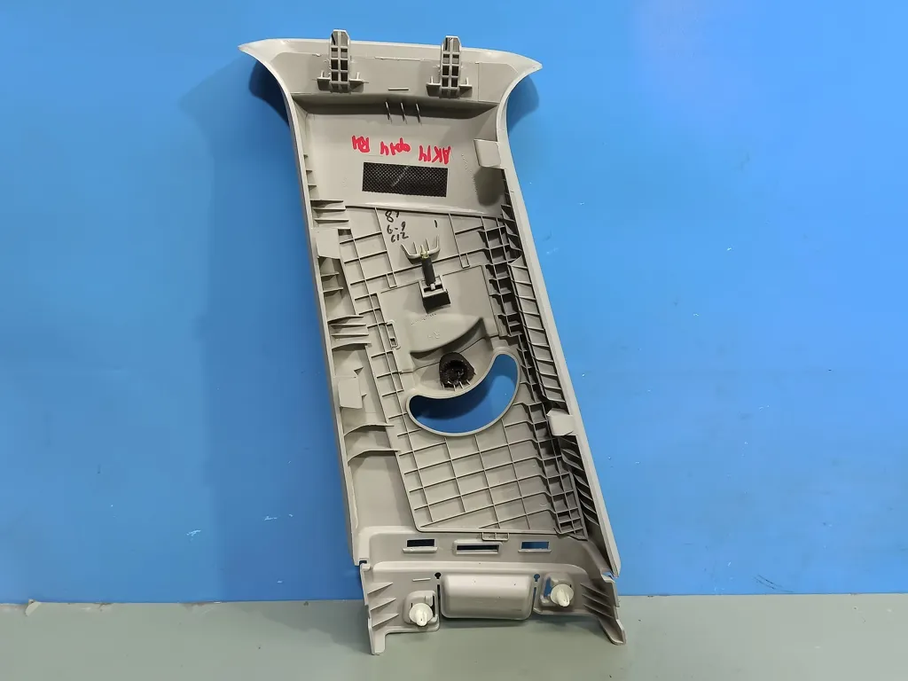 Обшивка средней стойки правой Kia Optima 4 JF 2015-2018