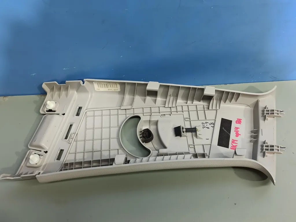 Обшивка средней стойки правой Kia Optima 4 JF 2015-2018