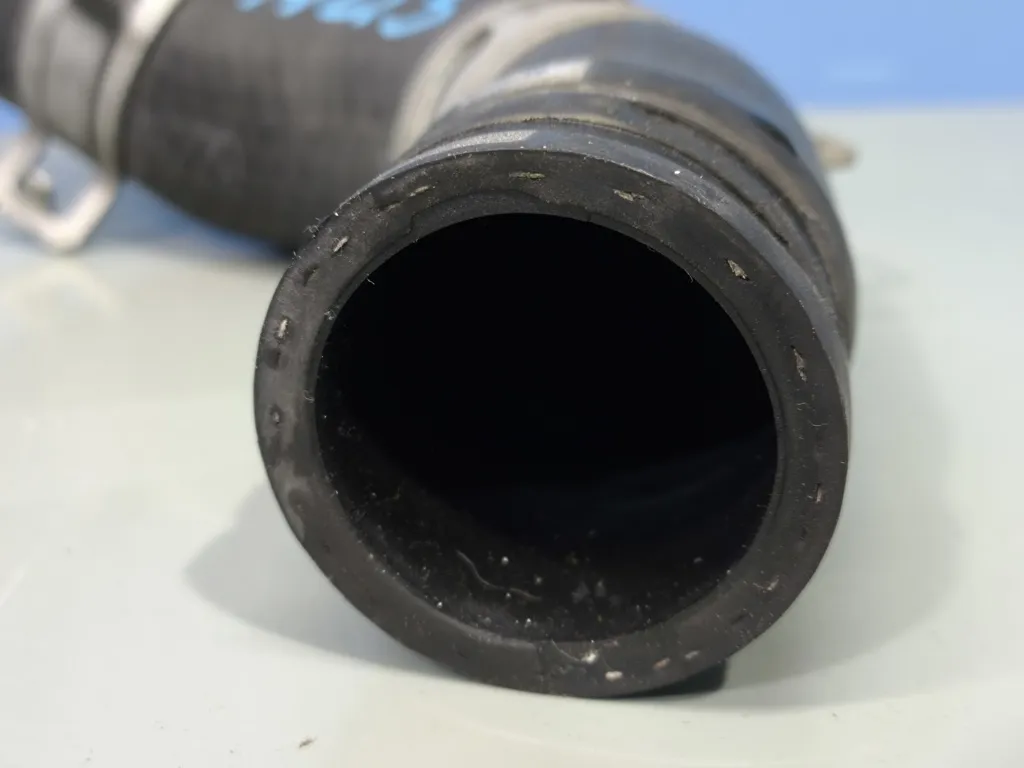 Патрубок радиатора верхний Kia SOUL 2 2013-2016