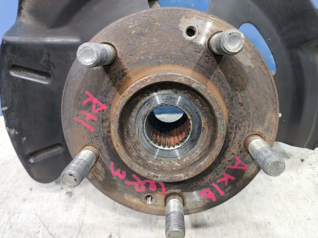 Кулак передний правый Kia Cerato 3 2016-2018