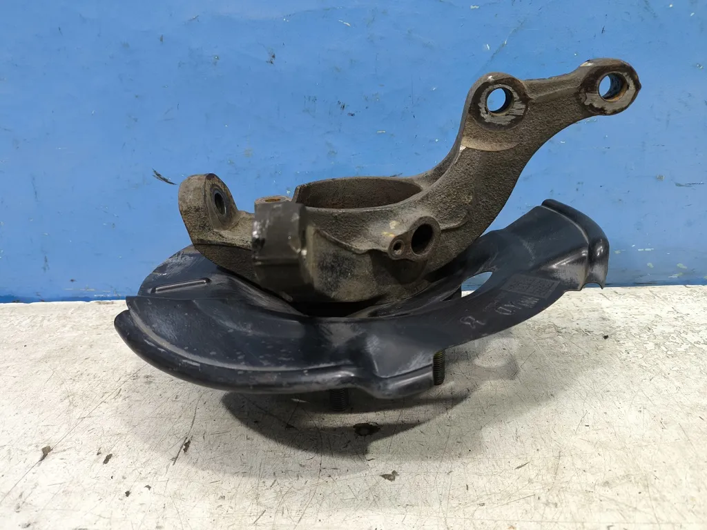 Кулак передний правый Kia Cerato 3 2016-2018