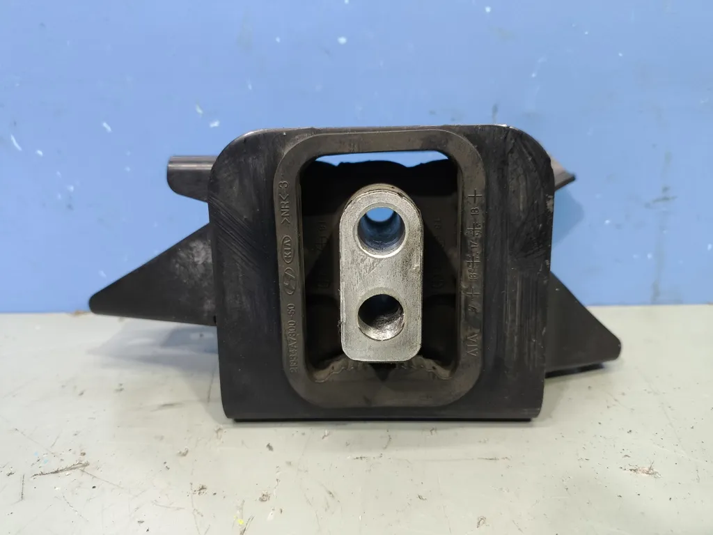 Опора двигателя левая Kia Cerato 3 2016-2018