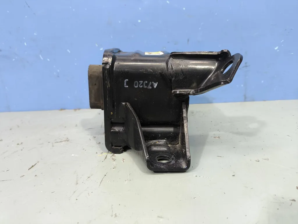 Опора двигателя левая Kia Cerato 3 2016-2018