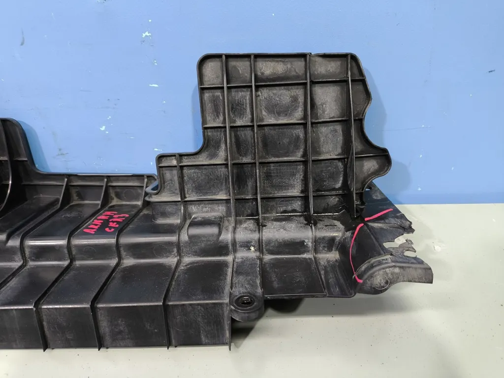 Дефлектор радиатора правый Kia Cerato 3 2016-2018