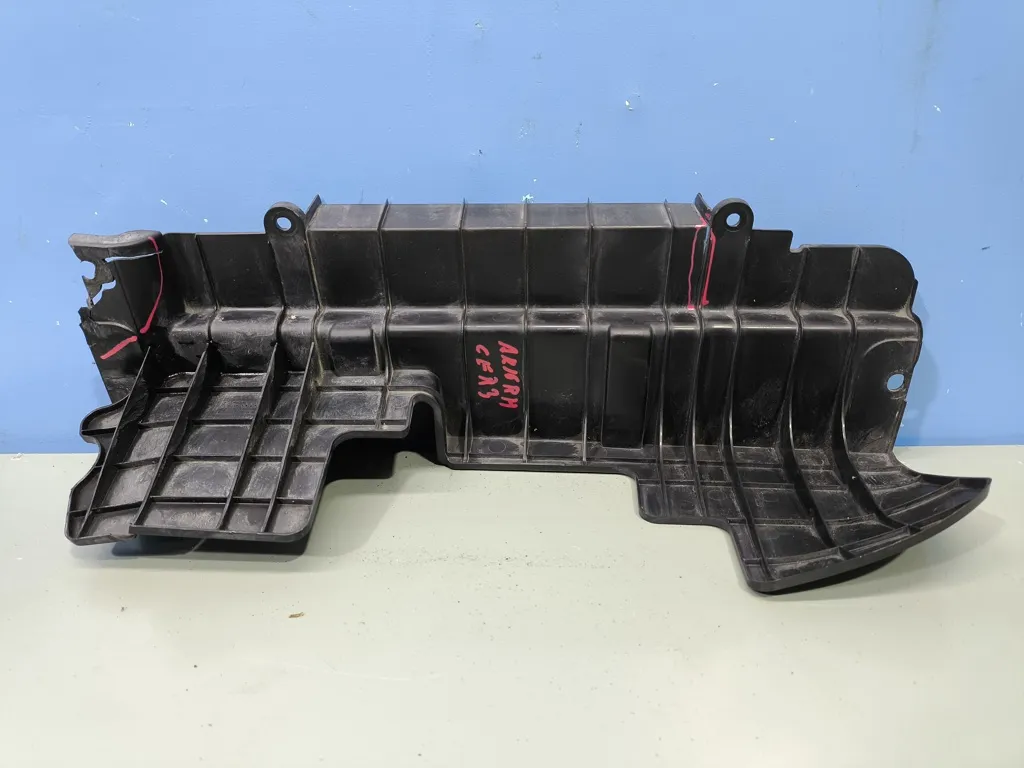 Дефлектор радиатора правый Kia Cerato 3 2016-2018