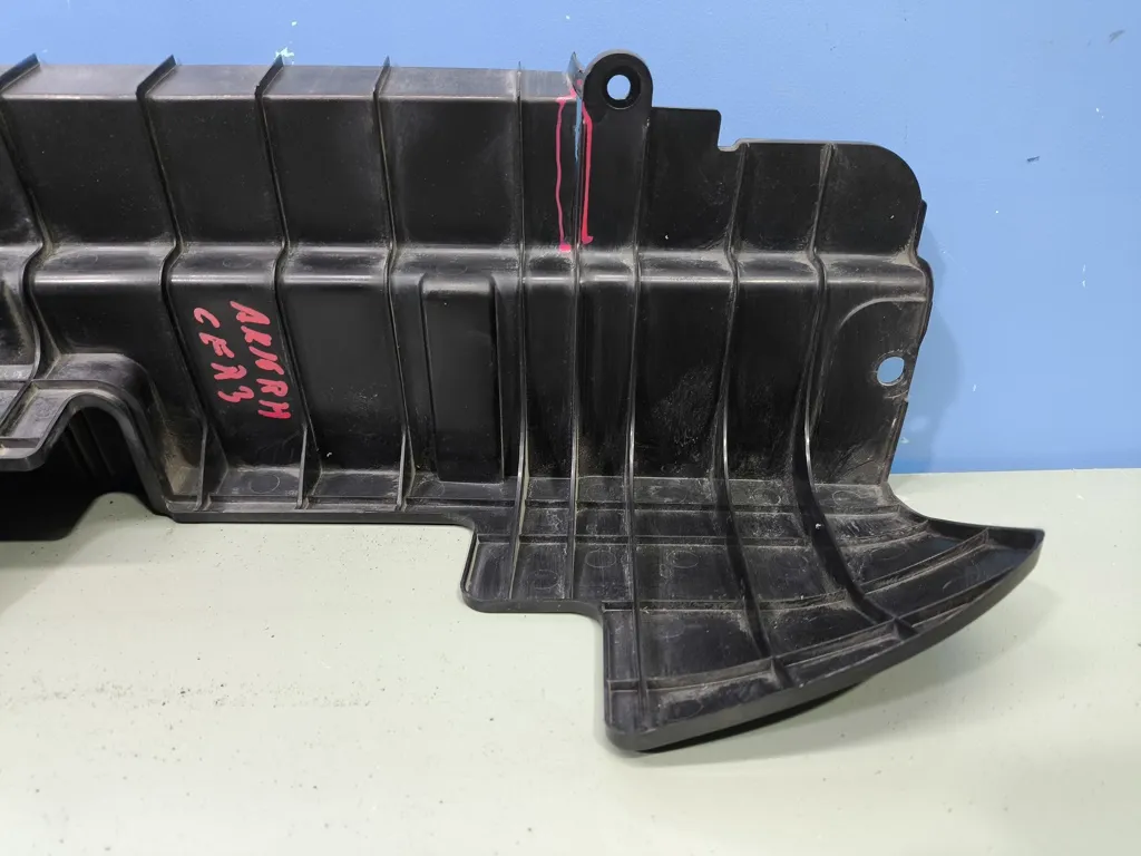 Дефлектор радиатора правый Kia Cerato 3 2016-2018