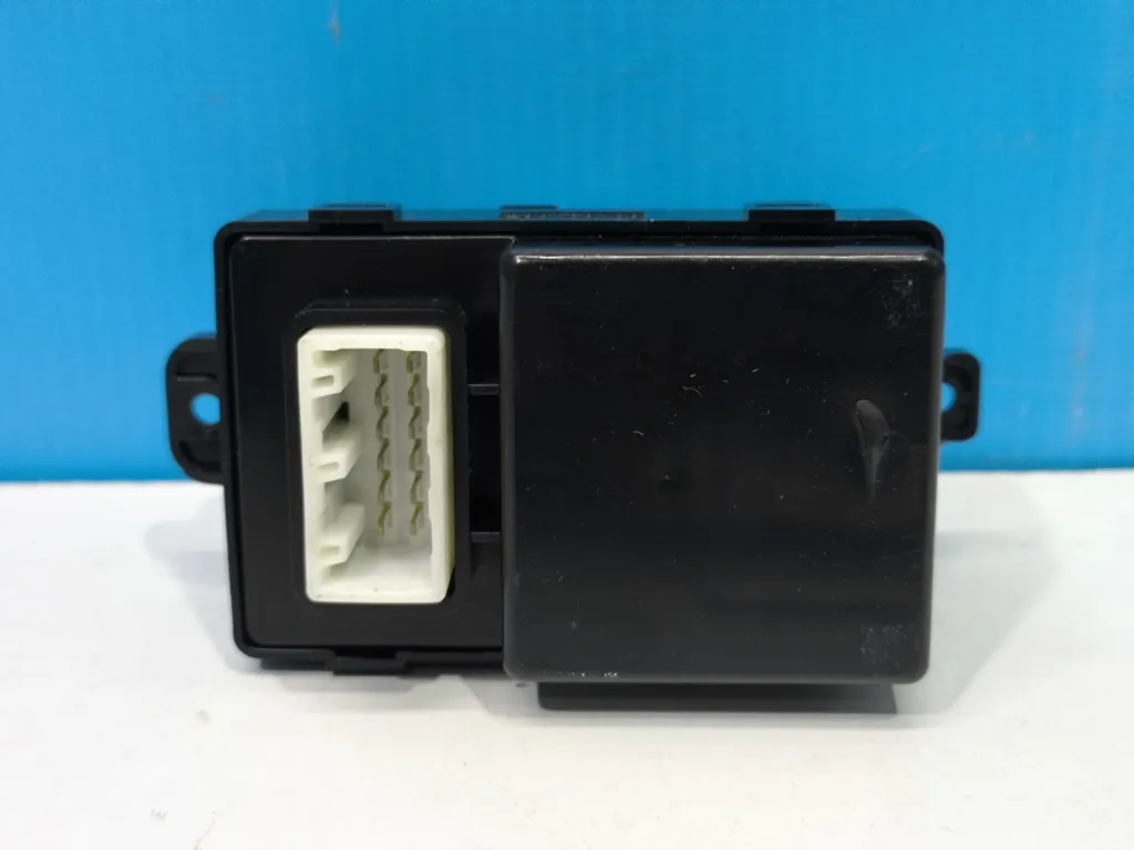 Блок кнопок стеклоподъемника Kia Optima 4 JF 2015-2018