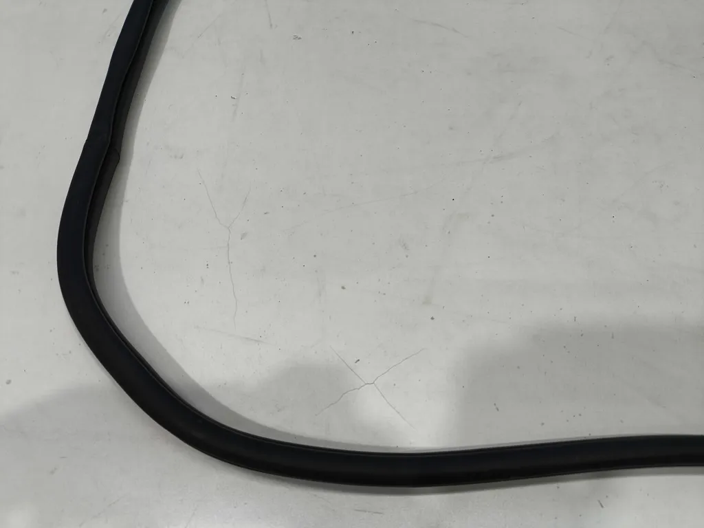 Уплотнитель дверного проема Kia Optima 4 JF 2015-2018