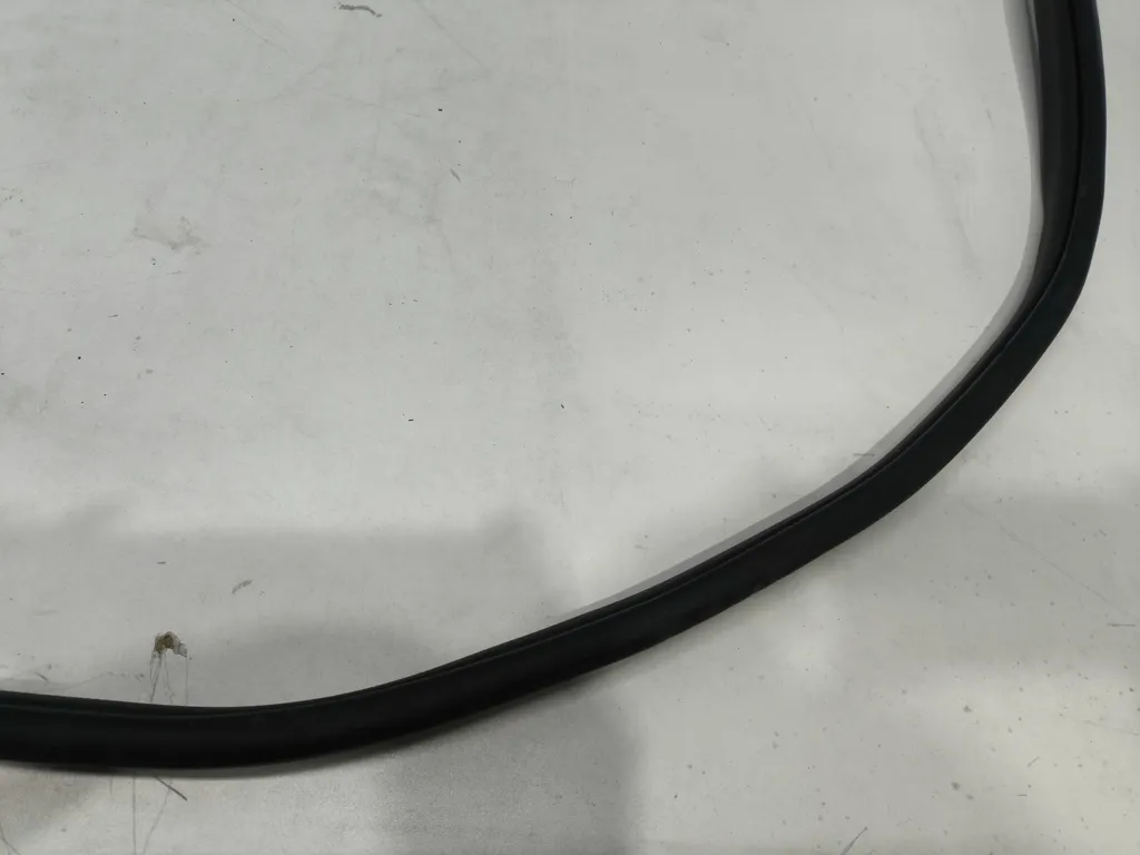 Уплотнитель дверного проема Kia Optima 4 JF 2015-2018