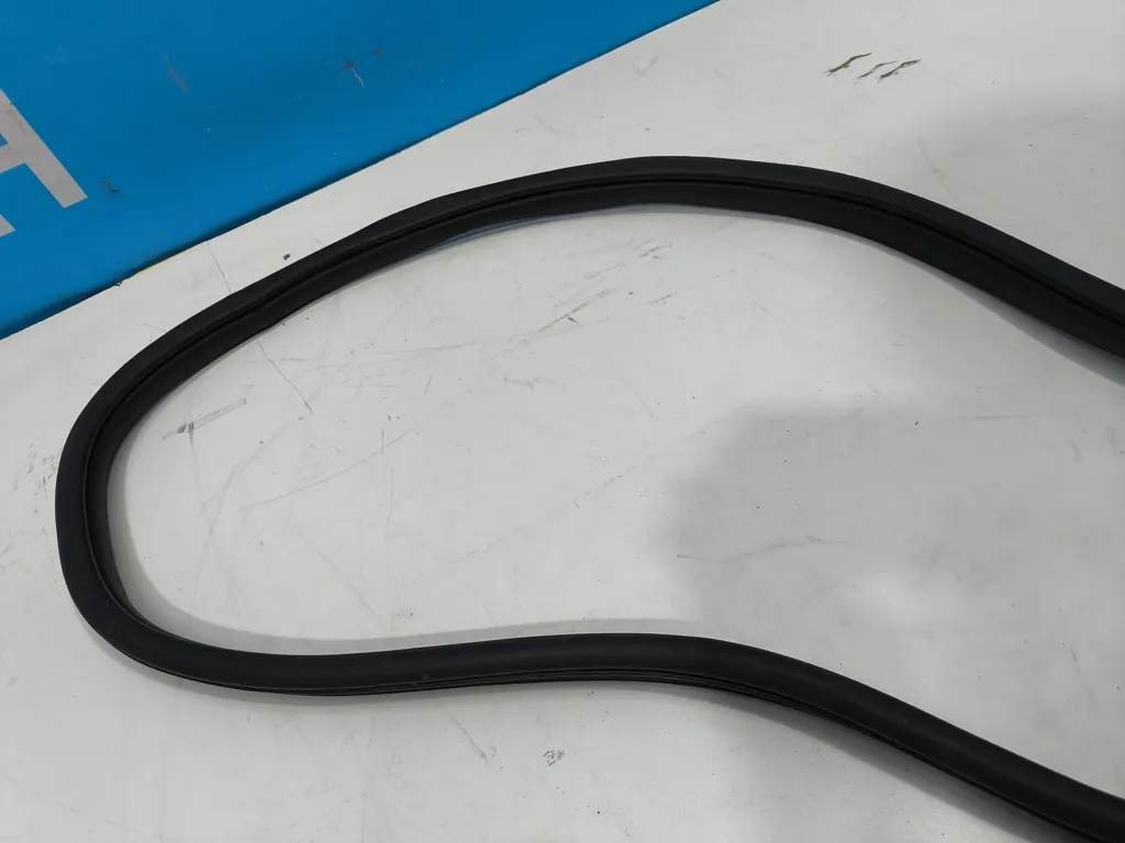 Уплотнитель дверного проема Kia Optima 4 JF 2015-2018