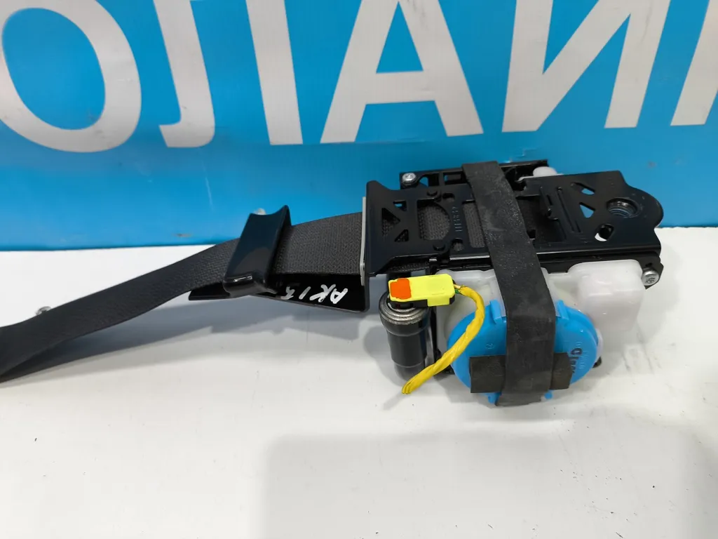 Ремень безопасности правый Hyundai Genesis DH 2 2012-2016