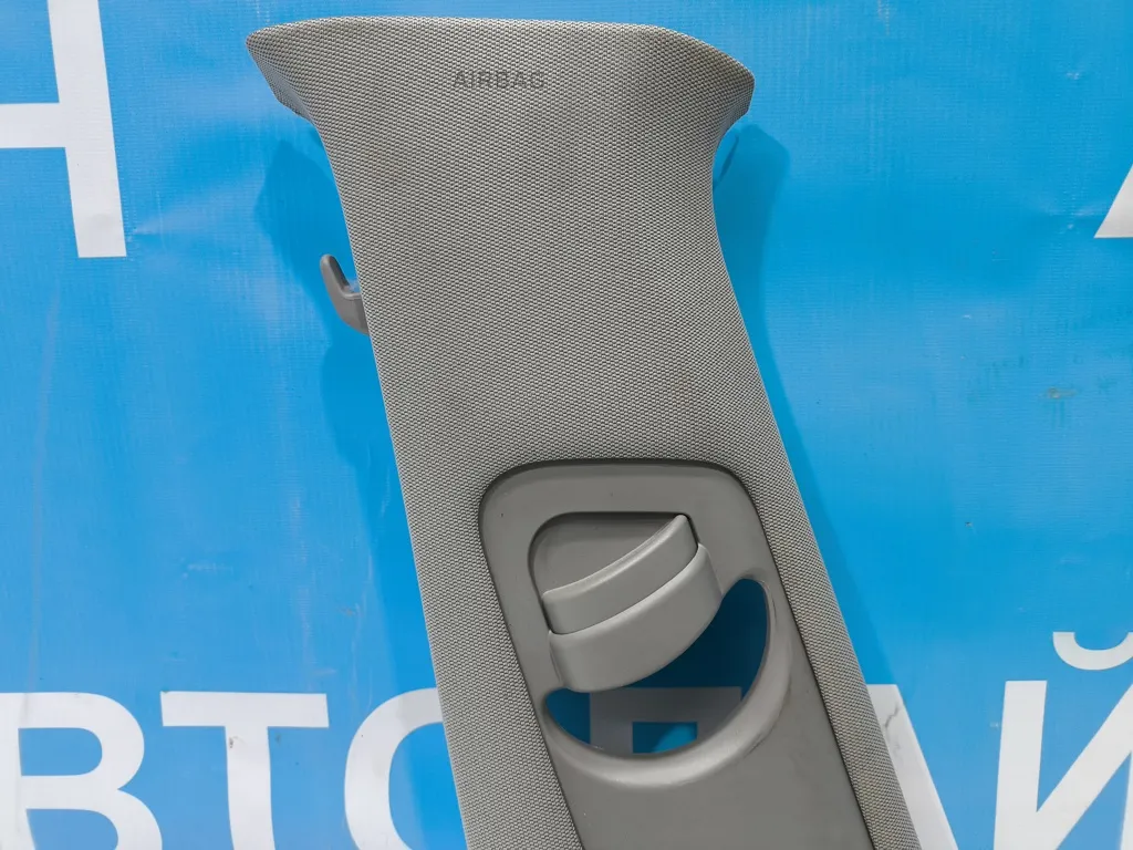 Обшивка средней стойки левой Hyundai Genesis DH 2 2012-2016