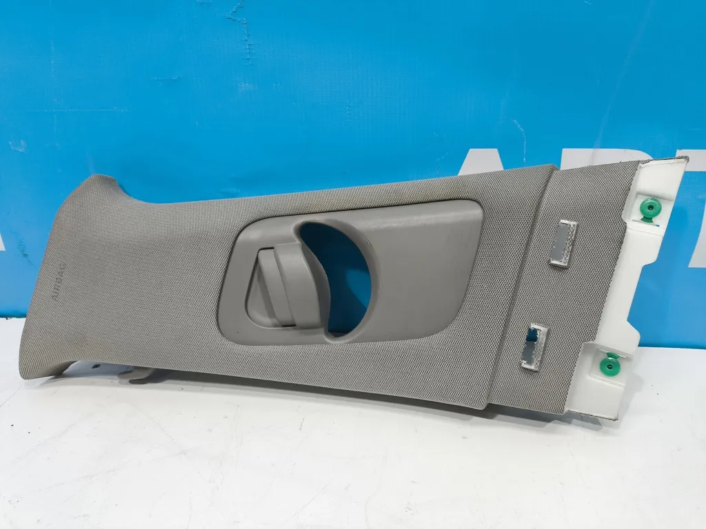 Обшивка средней стойки левой Hyundai Genesis DH 2 2012-2016