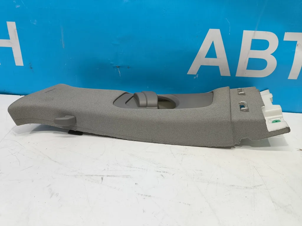 Обшивка средней стойки левой Hyundai Genesis DH 2 2012-2016