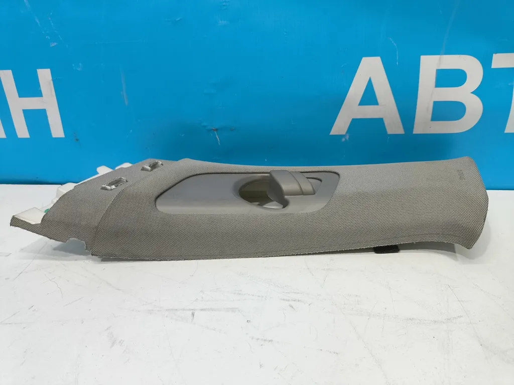 Обшивка средней стойки левой Hyundai Genesis DH 2 2012-2016