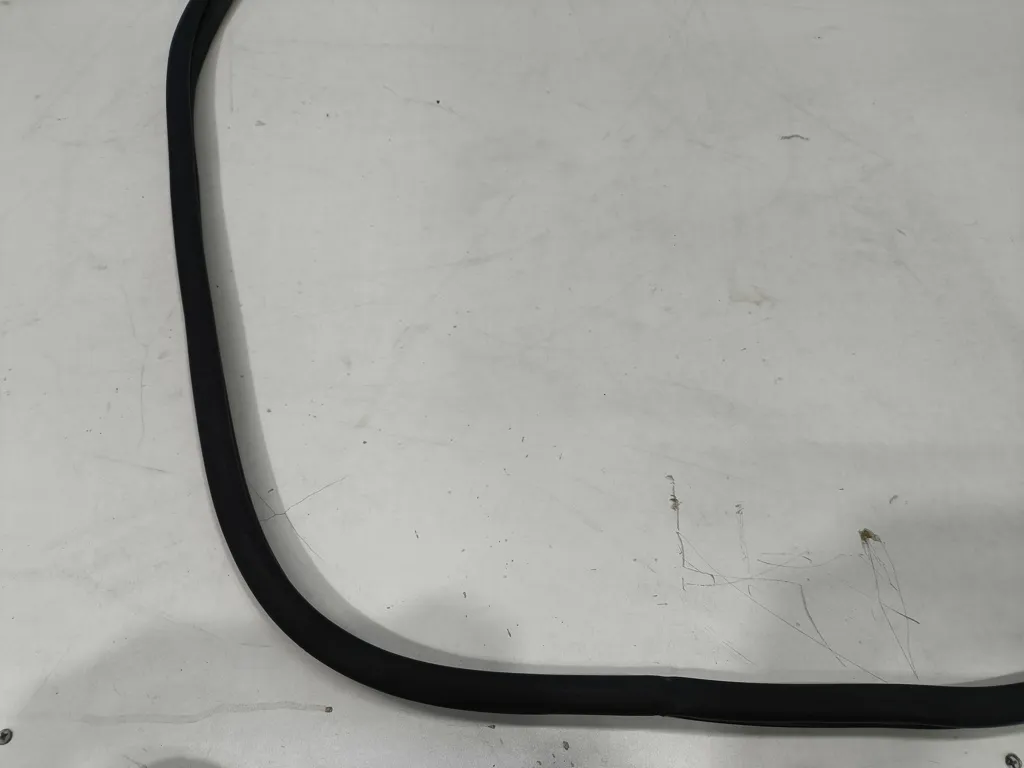 Уплотнитель дверного проема Hyundai Genesis DH 2 2012-2016