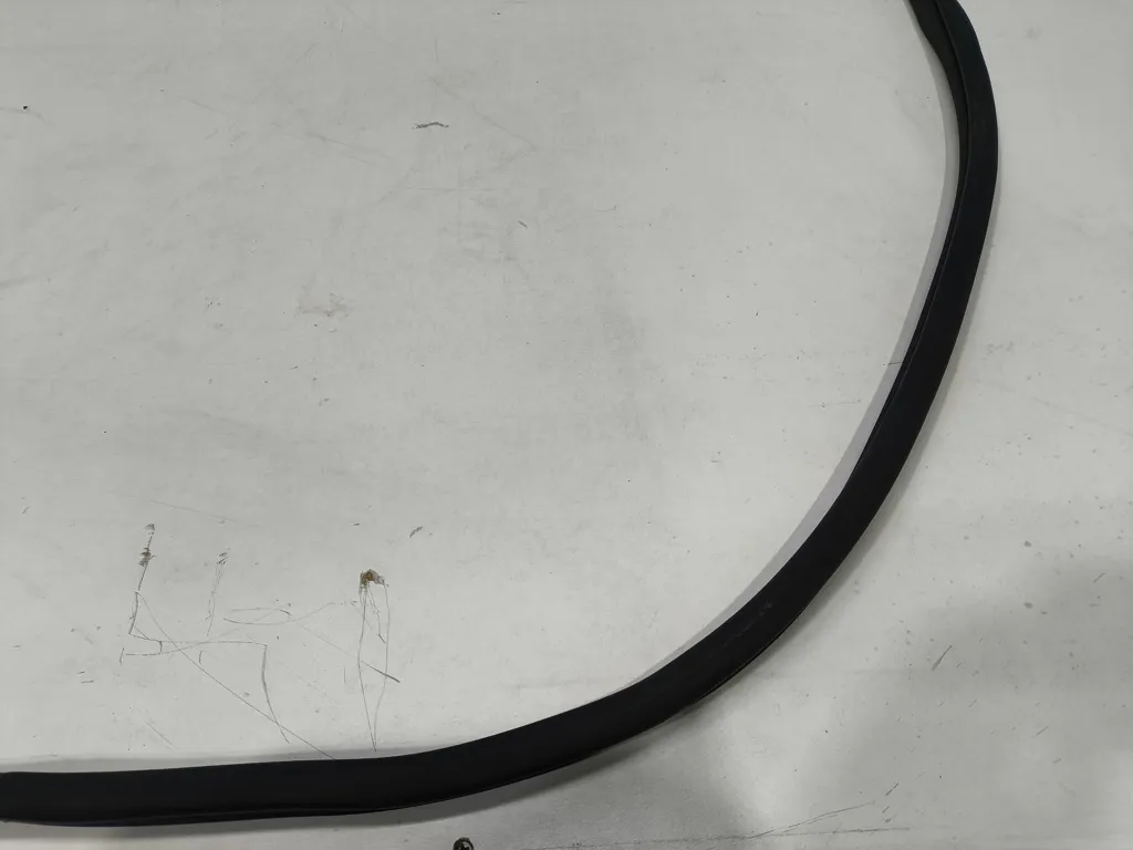 Уплотнитель дверного проема Hyundai Genesis DH 2 2012-2016