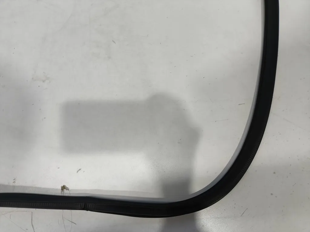 Уплотнитель дверного проема Hyundai Genesis DH 2 2012-2016