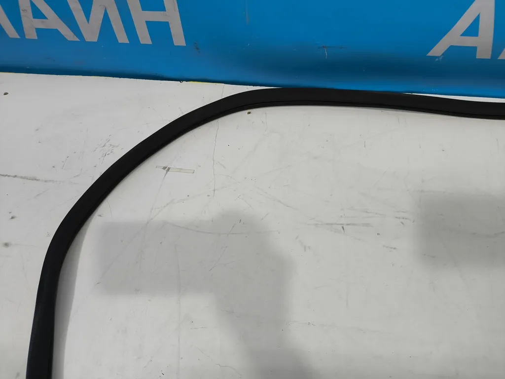 Уплотнитель дверного проема Hyundai Genesis DH 2 2012-2016