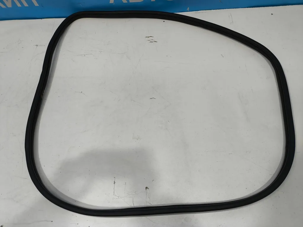 Уплотнитель дверного проема Hyundai Sonata 8 DN 2019-2023