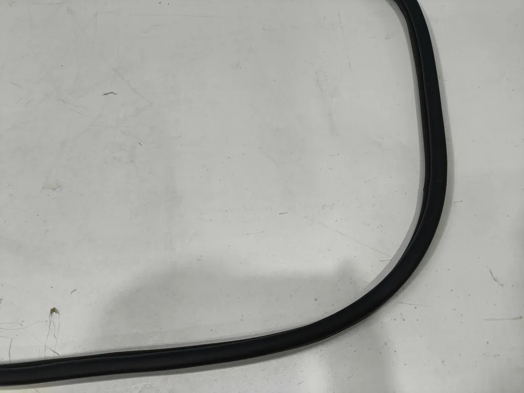 Уплотнитель дверного проема Hyundai Sonata 8 DN 2019-2023