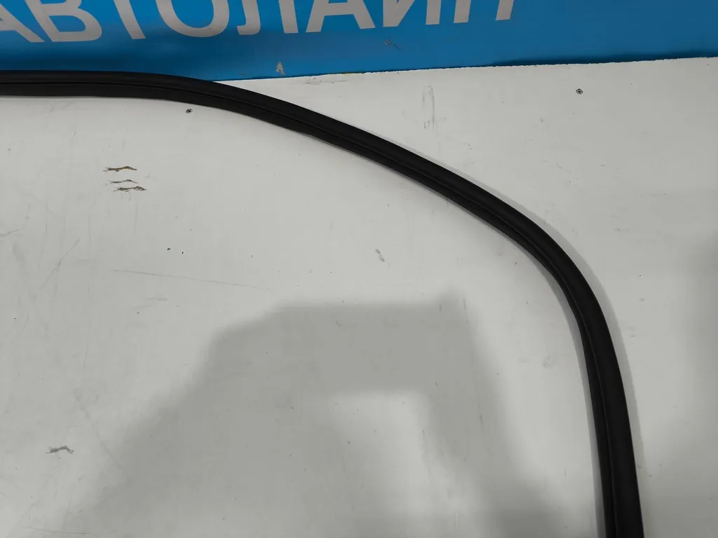 Уплотнитель дверного проема Hyundai Sonata 8 DN 2019-2023