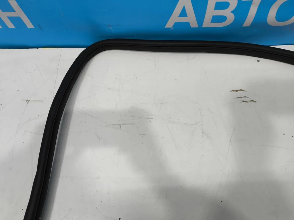 Уплотнитель дверного проема Hyundai Sonata 8 DN 2019-2023